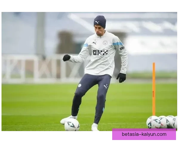 坎塞洛在最近比赛中的争议事件引发广泛讨论与媒体关注